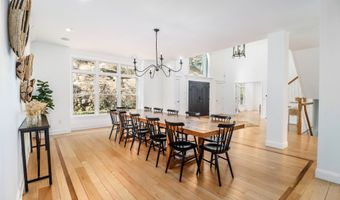 62 Riverford Rd, Brookfield, CT 06804