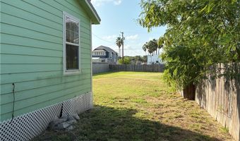 818 S Arch St, Aransas Pass, TX 78336