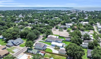 412 Main St, Bay St. Louis, MS 39520