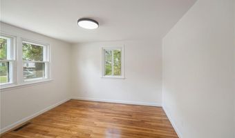 28 Wesleyan Ave, Warwick, RI 02886