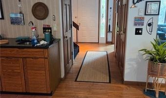 40 Gosnold Rd, North Kingstown, RI 02852