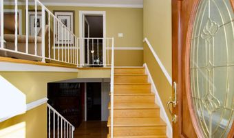 7052 WARDELL St, Annandale, VA 22003