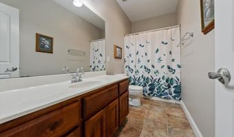 6989 141st St, Basehor, KS 66007