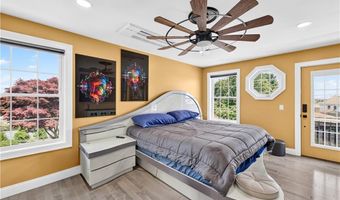 318 Farmington Ave, Cranston, RI 02920