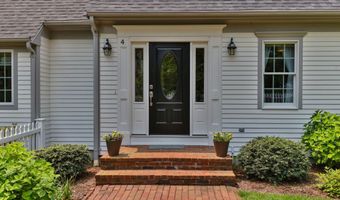 4 Canterbury Ln, Bourne, MA 02532