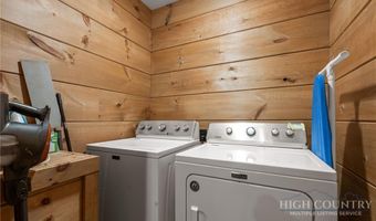407 Signature Ridge Rd, Banner Elk, NC 28604