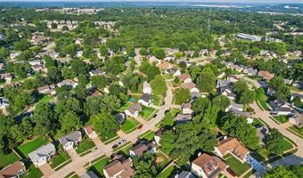800 Eaglebrooke Dr, Ballwin, MO 63021