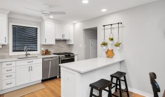 749 Park Ave, Belford, NJ 07718