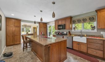 3 Holly Ln, Brookfield, NH 03872