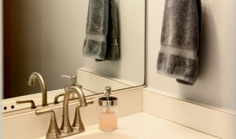 3163 Lake Hvn, Ann Arbor, MI 48105