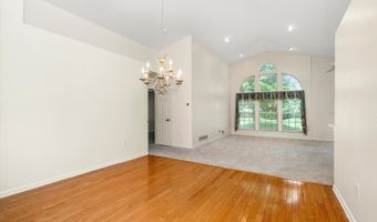 10 Powderhorn Way, Allentown, NJ 08501