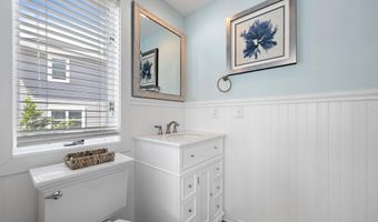 10 11TH St, Beach Haven, NJ 08008