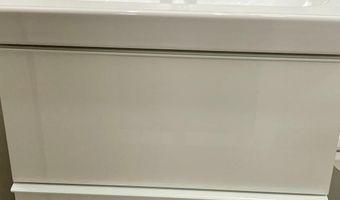 118 ROBERTS Ln 300, Alexandria, VA 22314