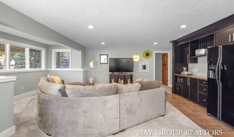 5254 Canyon River Dr NE, Ada, MI 49301