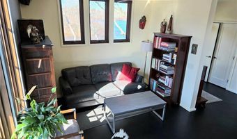 17 Jamaica Way, North Kingstown, RI 02852
