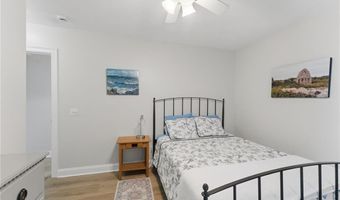 39 Hope Ln, Narragansett, RI 02882