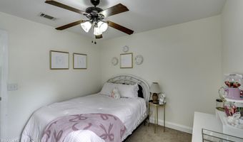128 W Pinebrook Dr, Brandon, MS 39047