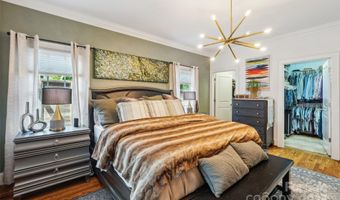 1701 Dearmon Dr, Charlotte, NC 28205