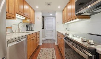 77 Windward Ln, Bristol, RI 02809