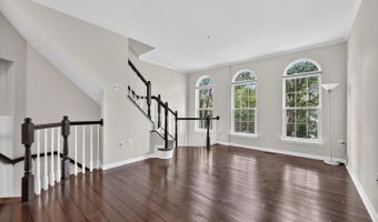 932 HARRISON Cir, Alexandria, VA 22304