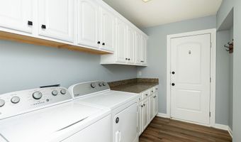 1736 Ashwood Dr SW, Altoona, IA 50009