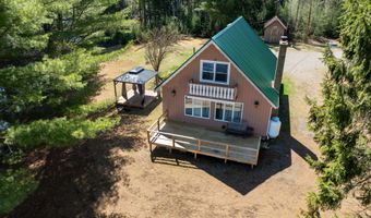 36 Lamb Farm Rd, Baileyville, ME 04694