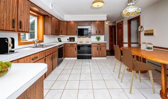 198 N Timber Ln, Cheshire, CT 06410