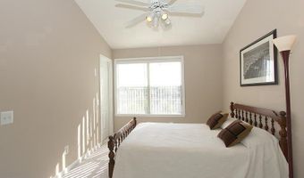 1819 KENWOOD Ave 303, Alexandria, VA 22302