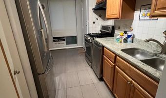 5618 BLOOMFIELD Dr 101, Alexandria, VA 22312