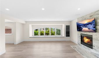 8125 E Oxley Ct, Anaheim, CA 92808