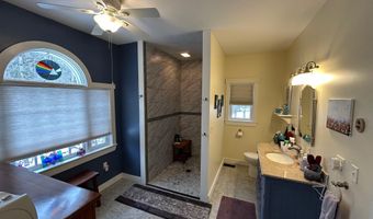 21 Dream Ln, Belfast, ME 04915