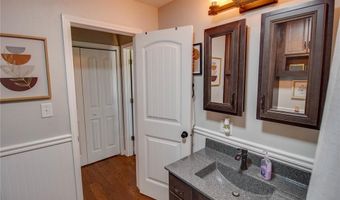 6607 Wenzel Rd, Alton, IL 62002