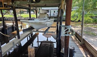 39 Harrison Rd, Bay St. Louis, MS 39520