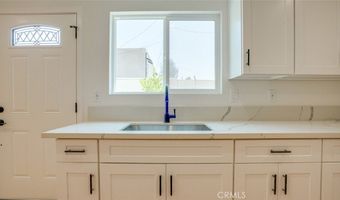 856 W 47th St, Los Angeles, CA 90037