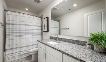 12455 SEA OAKS Ln 4, Berlin, MD 21811