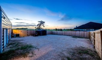 120 Western Way, Adkins, TX 78101