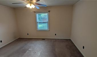 272 Meadow Rd, Asheboro, NC 27205