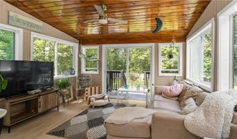14 Deer Run Dr, Coventry, RI 02816