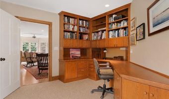 19 Ledge Rd, Bristol, RI 02809