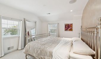 5300 WILSON Blvd, Arlington, VA 22205