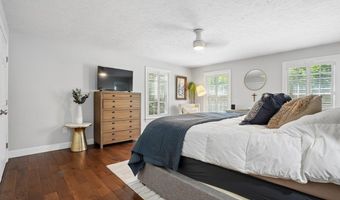 5 Spring Hill Rd, Bedford, NH 03110