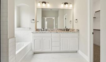 212 Navajo Trl, Alvarado, TX 76009