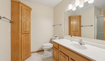 3354 N Stone Creek Cir, Madison, WI 53719