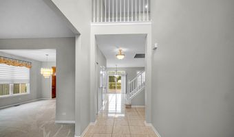 6 Yorkshire Ct, Algonquin, IL 60102