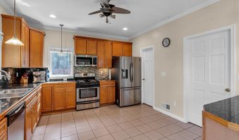 25 Oakshades Ave, Aberdeen, NJ 07747