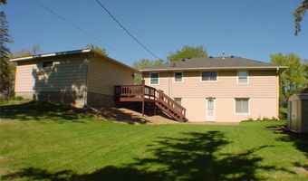 1112 Queens Ln, Anoka, MN 55303