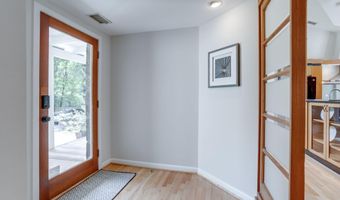 8604 TOBIN Rd, Annandale, VA 22003