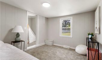 40 Lima St, Warwick, RI 02889