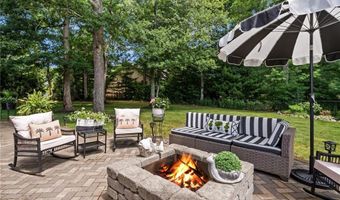 470 Sylvan Ct, North Kingstown, RI 02874