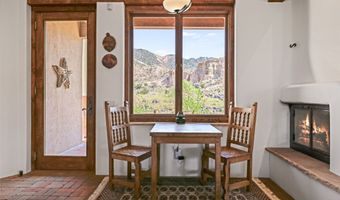 34 Rincon Canada, Abiquiu, NM 87510